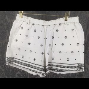 LOFT M Linen White W/Black Shorts